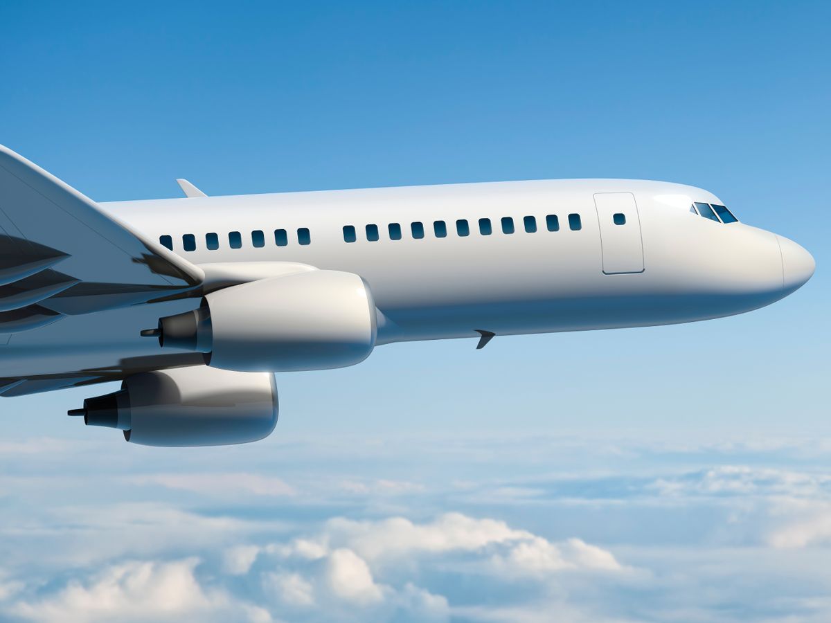 1_Front-pf-passanger-airplane-during-flight