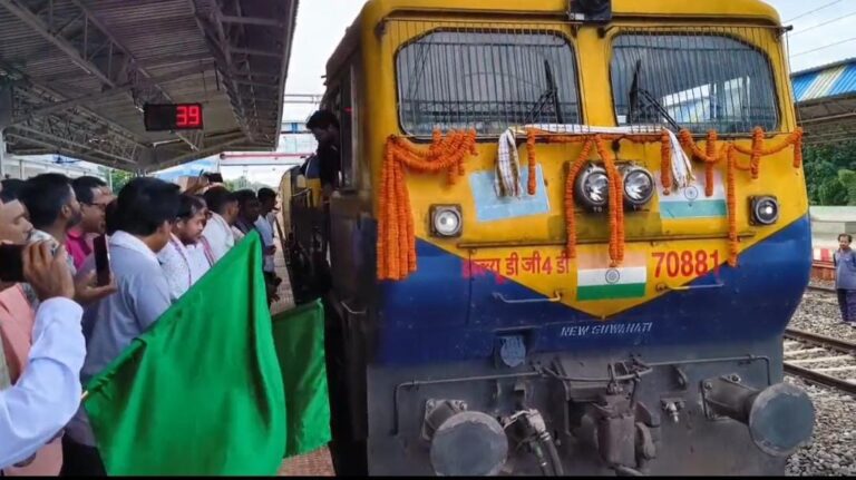 জোলাইবাড়ীতে কাঞ্চনজঙ্ঘা এক্সপ্রেসের নতুন স্টপেজ