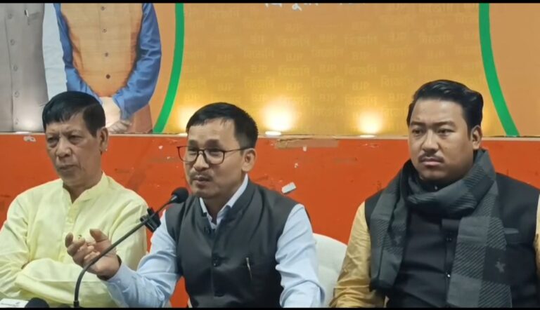 Screenshot_20251201_215438_WhatsAppBusiness